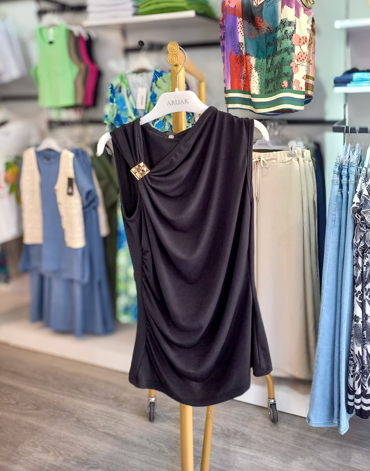 https://bo.aruak.pt/FileUploads/produtos/mulher/tops/img-20250528-wa0039.jpg