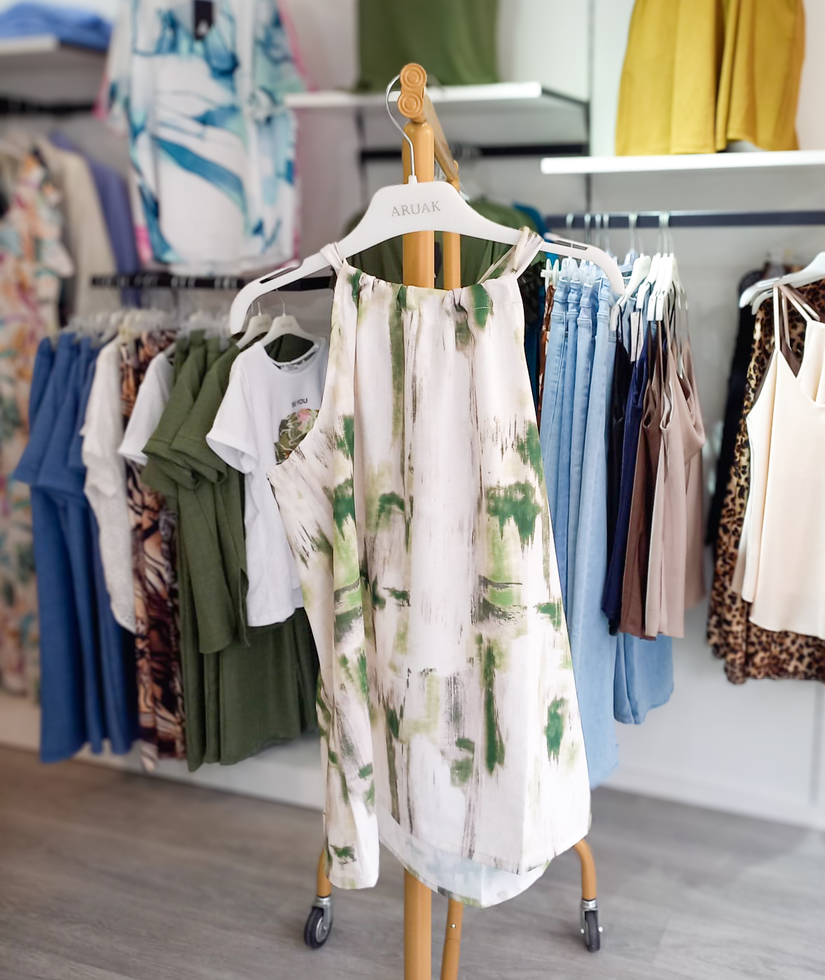 https://bo.aruak.pt/FileUploads/produtos/mulher/tops/img-20250624-wa0048.jpg