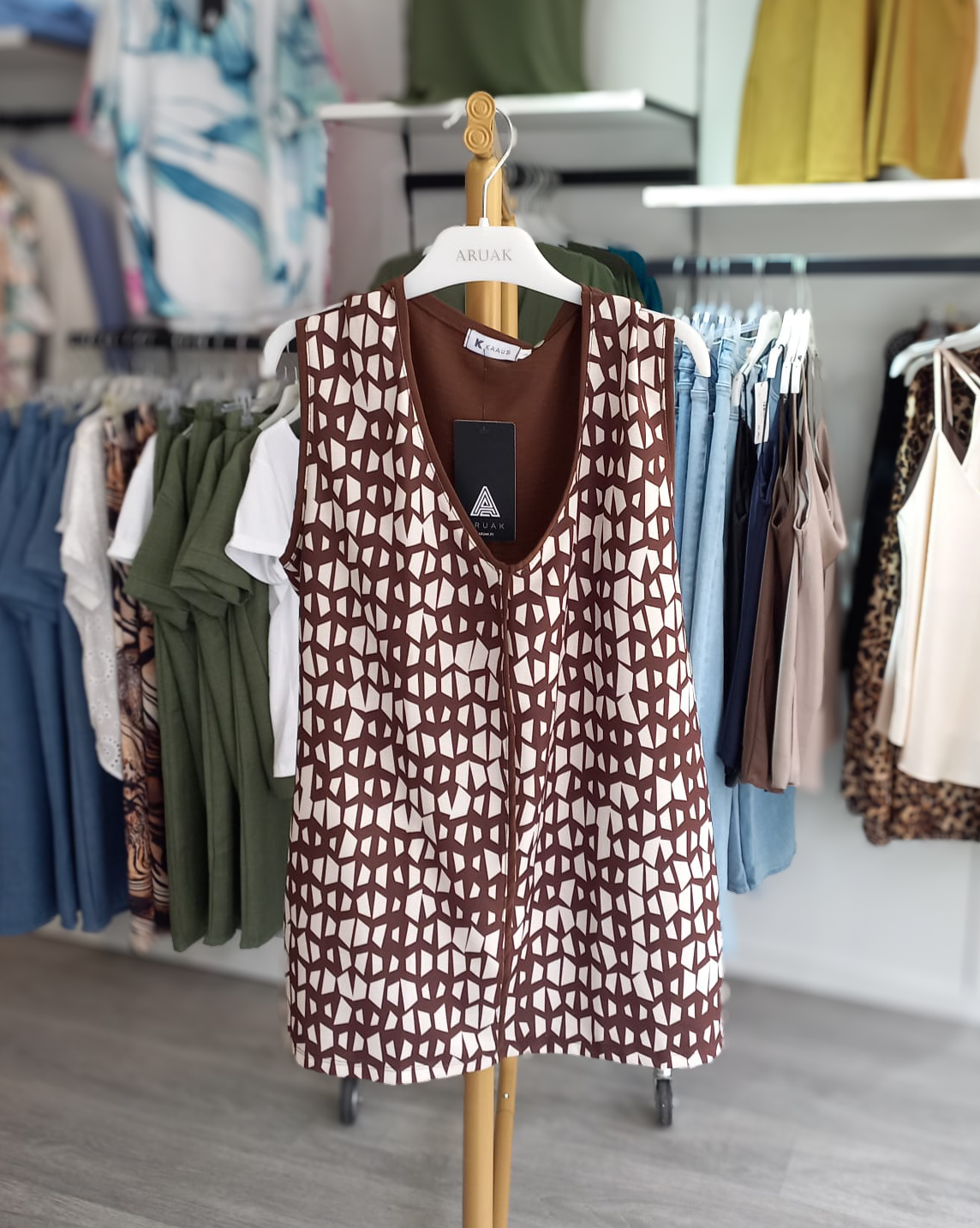https://bo.aruak.pt/FileUploads/produtos/mulher/tops/img-20250624-wa0053.jpg