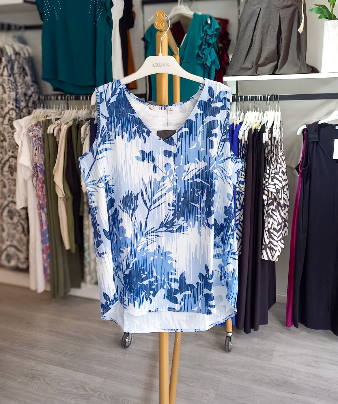 https://bo.aruak.pt/FileUploads/produtos/mulher/tops/img-20250718-wa0022.jpg