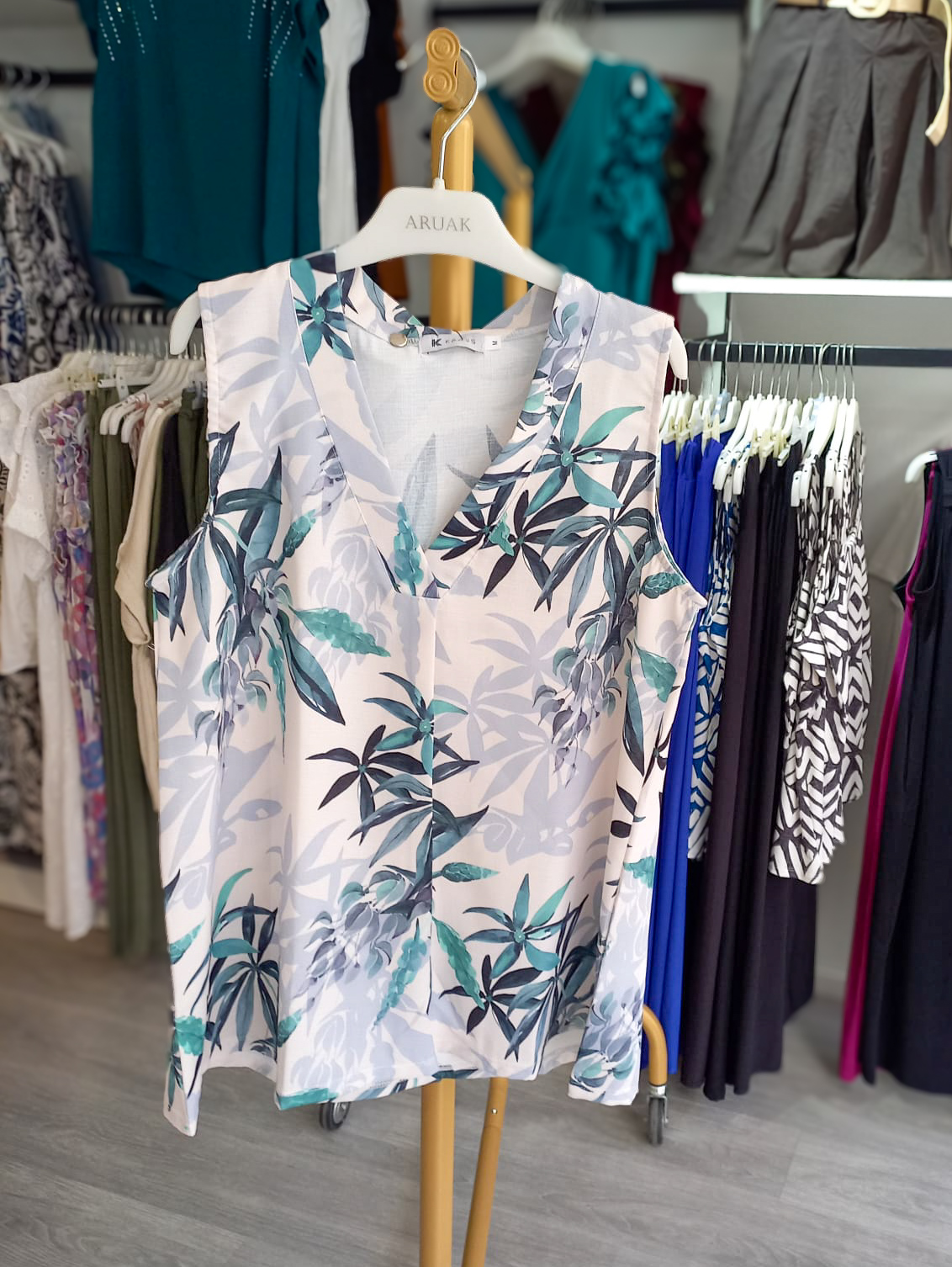https://bo.aruak.pt/FileUploads/produtos/mulher/tops/img-20250718-wa0031.jpg