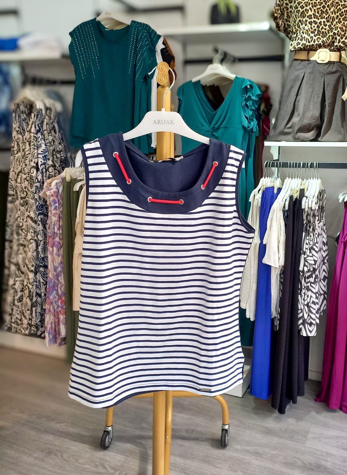 https://bo.aruak.pt/FileUploads/produtos/mulher/tops/img-20250722-wa0061.jpg