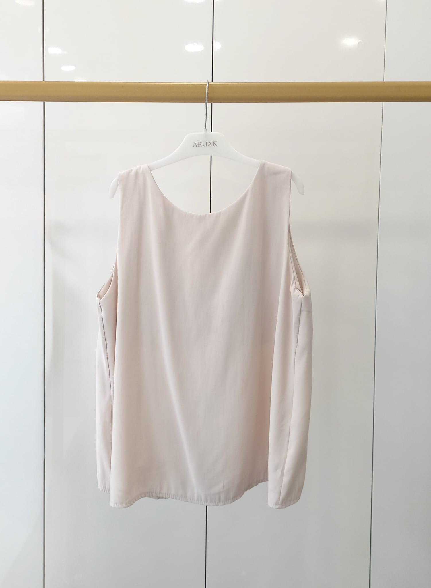 https://bo.aruak.pt/FileUploads/produtos/mulher/tops/img-20260507-wa0079.jpg