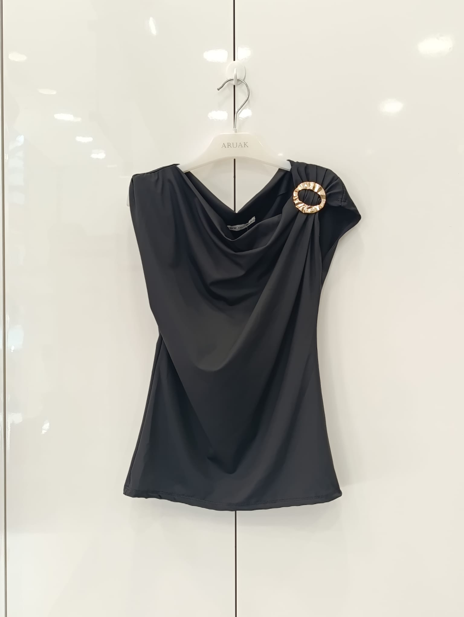 https://bo.aruak.pt/FileUploads/produtos/mulher/tops/img-20260617-wa0043.jpg