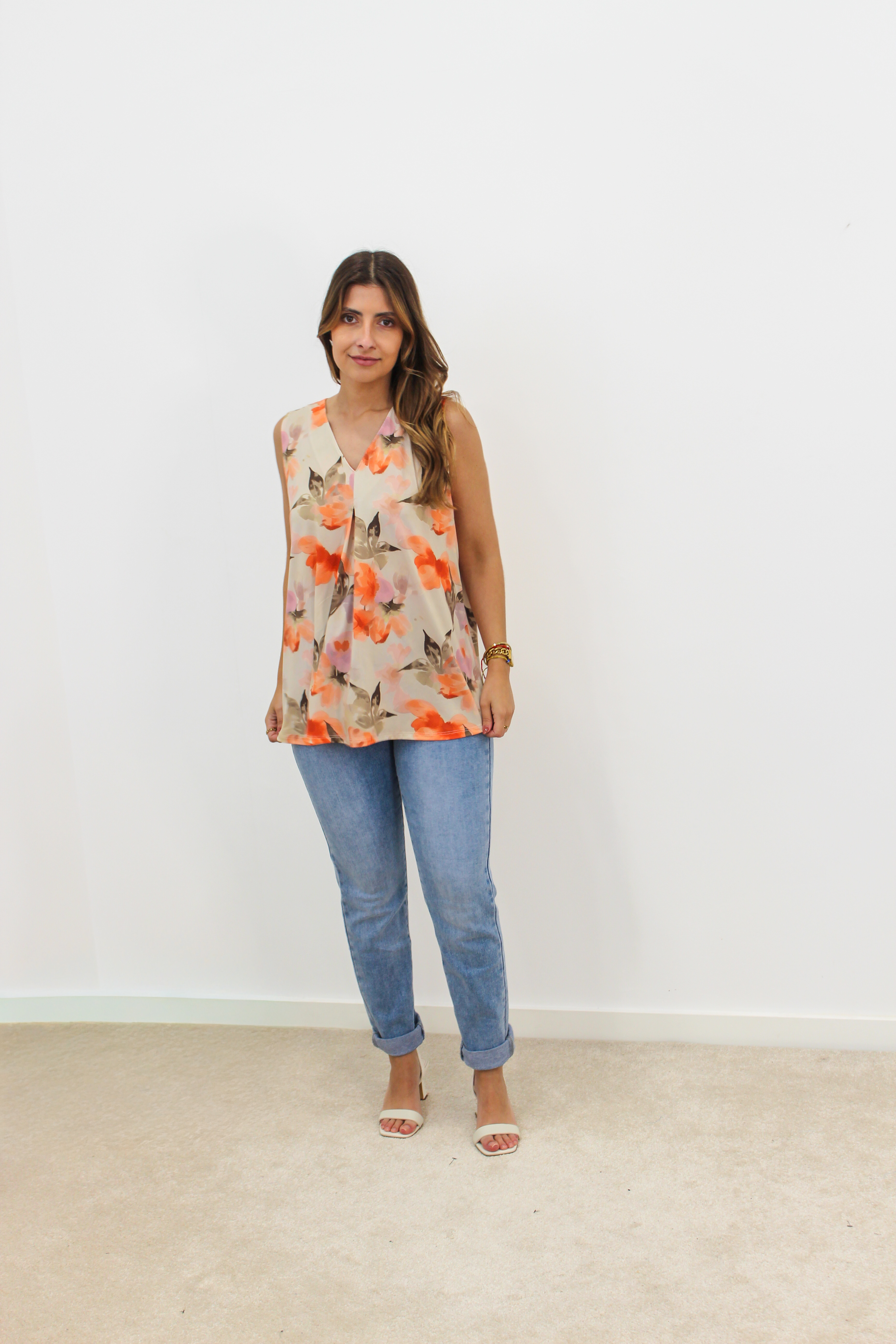 https://bo.aruak.pt/FileUploads/produtos/mulher/tops/img_0171.jpg