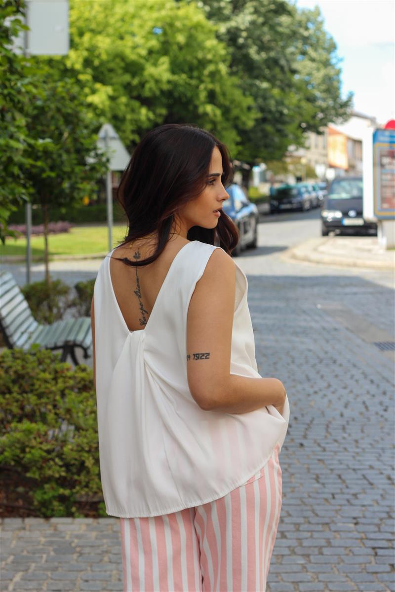 https://bo.aruak.pt/FileUploads/produtos/mulher/tops/img_7547-custom.jpg