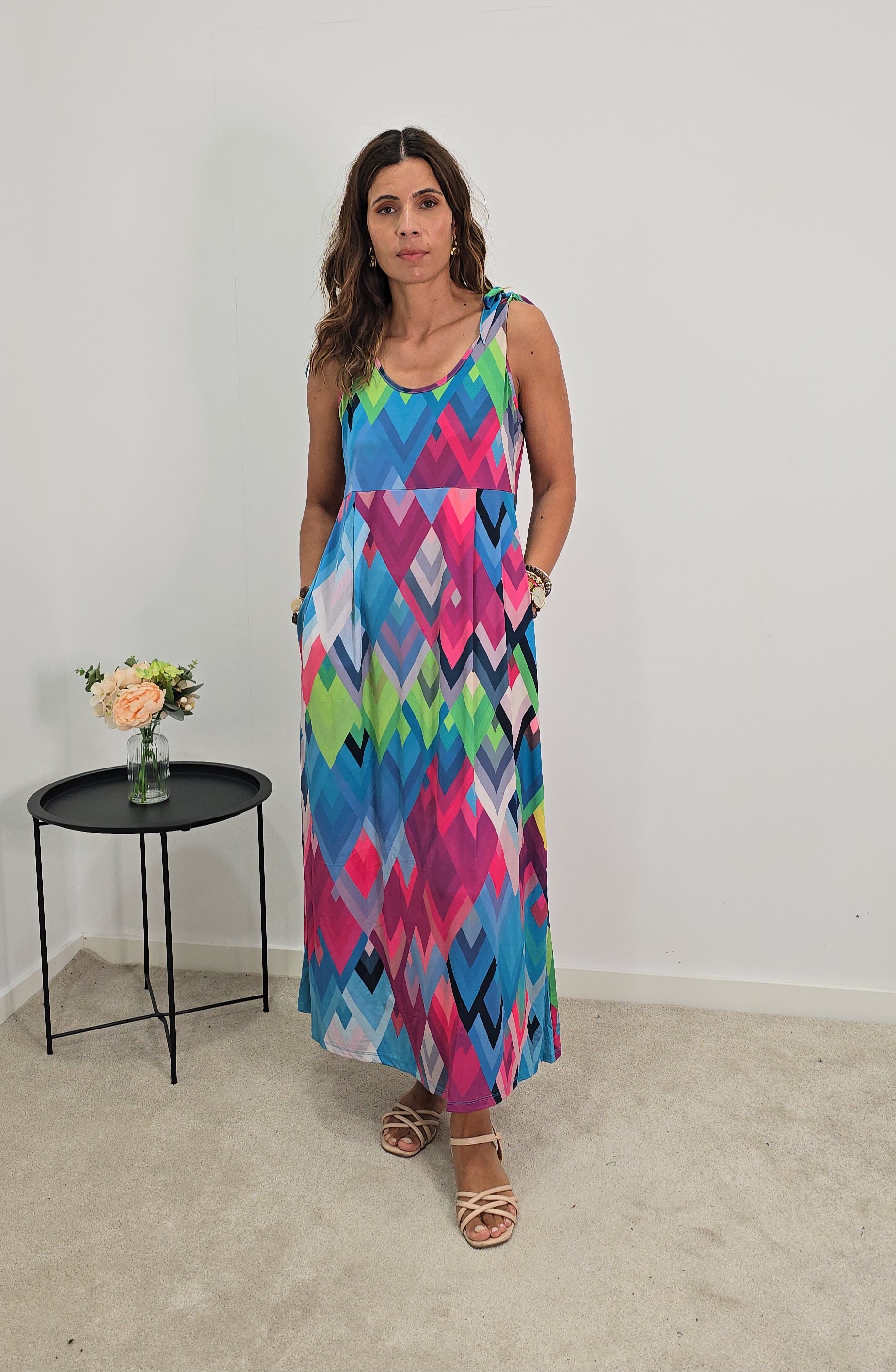 https://bo.aruak.pt/FileUploads/produtos/mulher/vestidos/20260728_170448.jpg