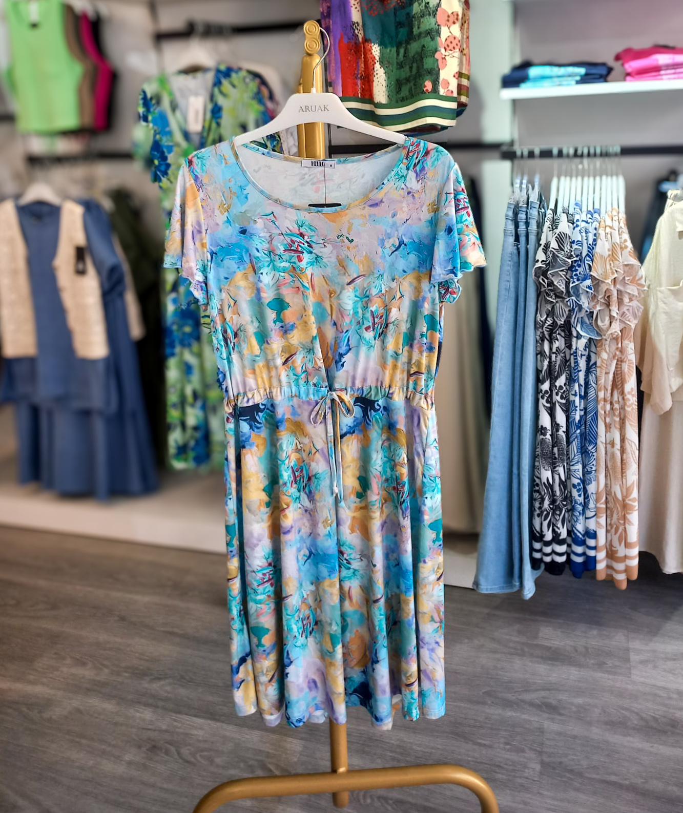 https://bo.aruak.pt/FileUploads/produtos/mulher/vestidos/img-20250528-wa0035.jpg