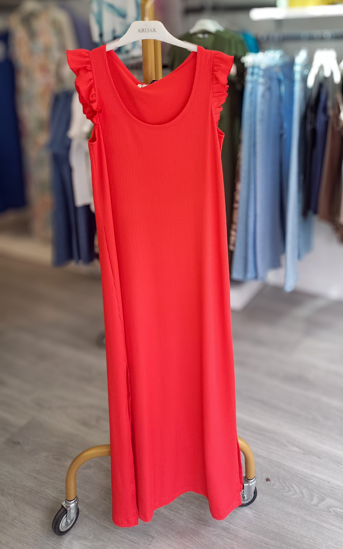 https://bo.aruak.pt/FileUploads/produtos/mulher/vestidos/img-20250624-wa0004.jpg