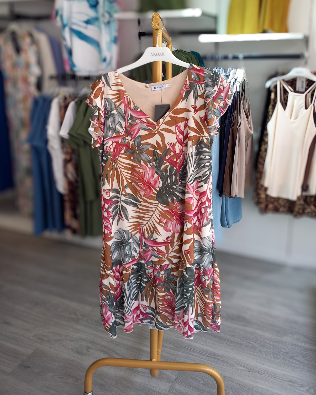 https://bo.aruak.pt/FileUploads/produtos/mulher/vestidos/img-20250624-wa0043.jpg