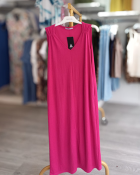 https://bo.aruak.pt/FileUploads/produtos/mulher/vestidos/img-20250624-wa0080_thumb.jpg
