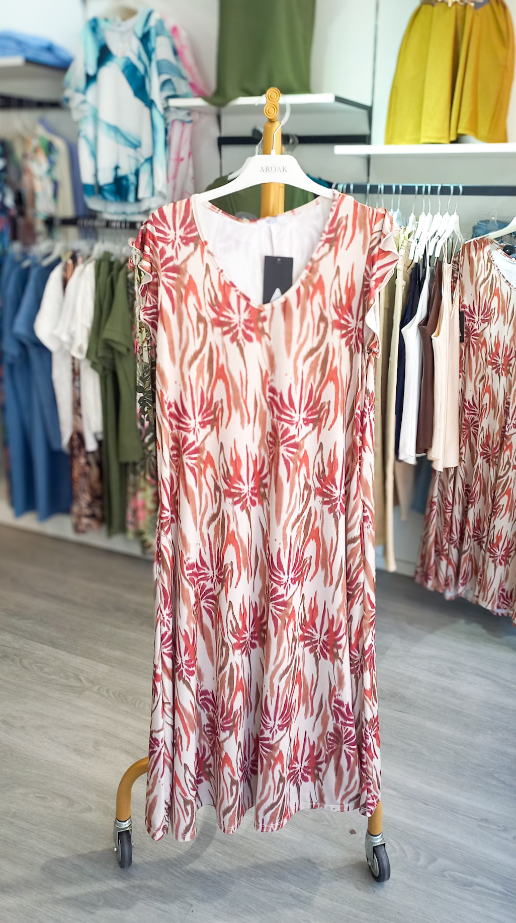 https://bo.aruak.pt/FileUploads/produtos/mulher/vestidos/img-20250630-wa0022.jpg