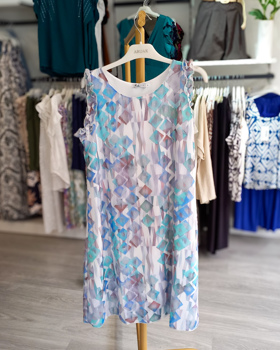 https://bo.aruak.pt/FileUploads/produtos/mulher/vestidos/img-20250711-wa0043_thumb.jpg