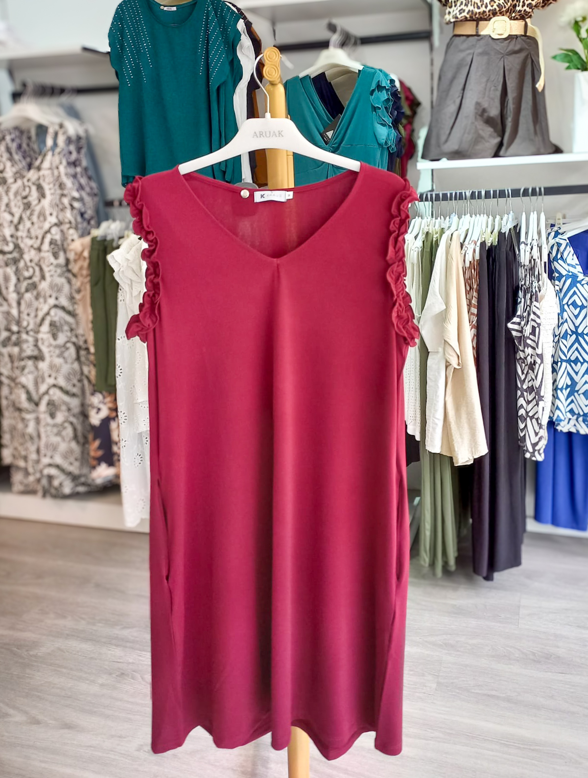 https://bo.aruak.pt/FileUploads/produtos/mulher/vestidos/img-20250711-wa0049.jpg
