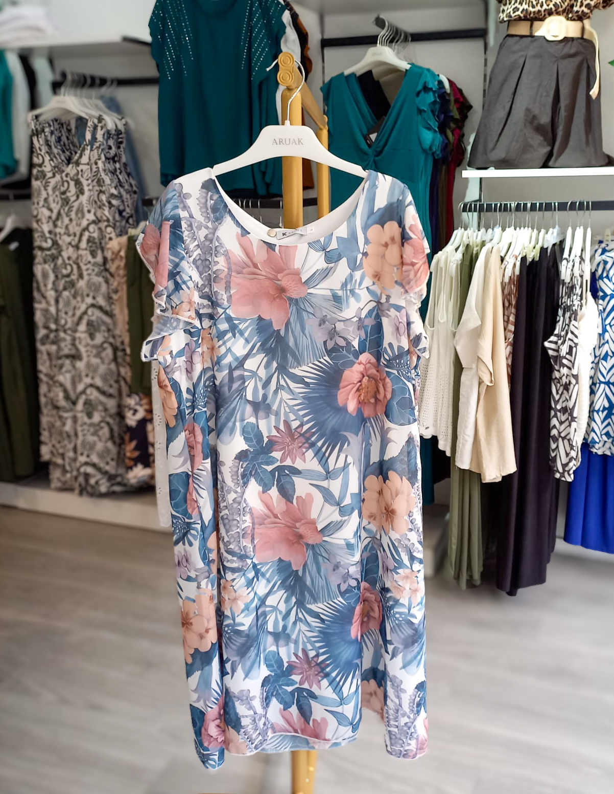 https://bo.aruak.pt/FileUploads/produtos/mulher/vestidos/img-20250714-wa0049-1.jpg