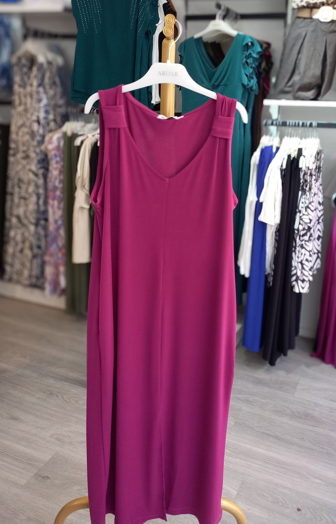 https://bo.aruak.pt/FileUploads/produtos/mulher/vestidos/img-20250722-wa0056.jpg