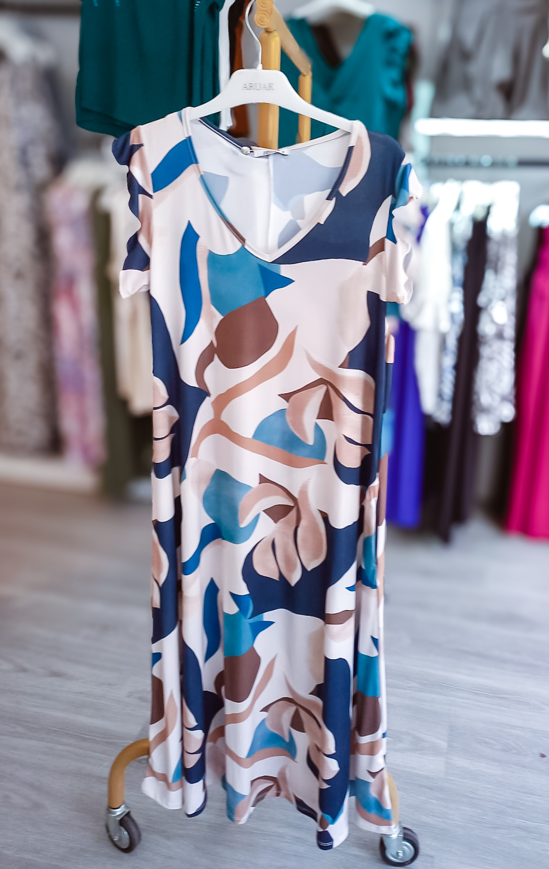 https://bo.aruak.pt/FileUploads/produtos/mulher/vestidos/img-20250723-wa0016.jpg