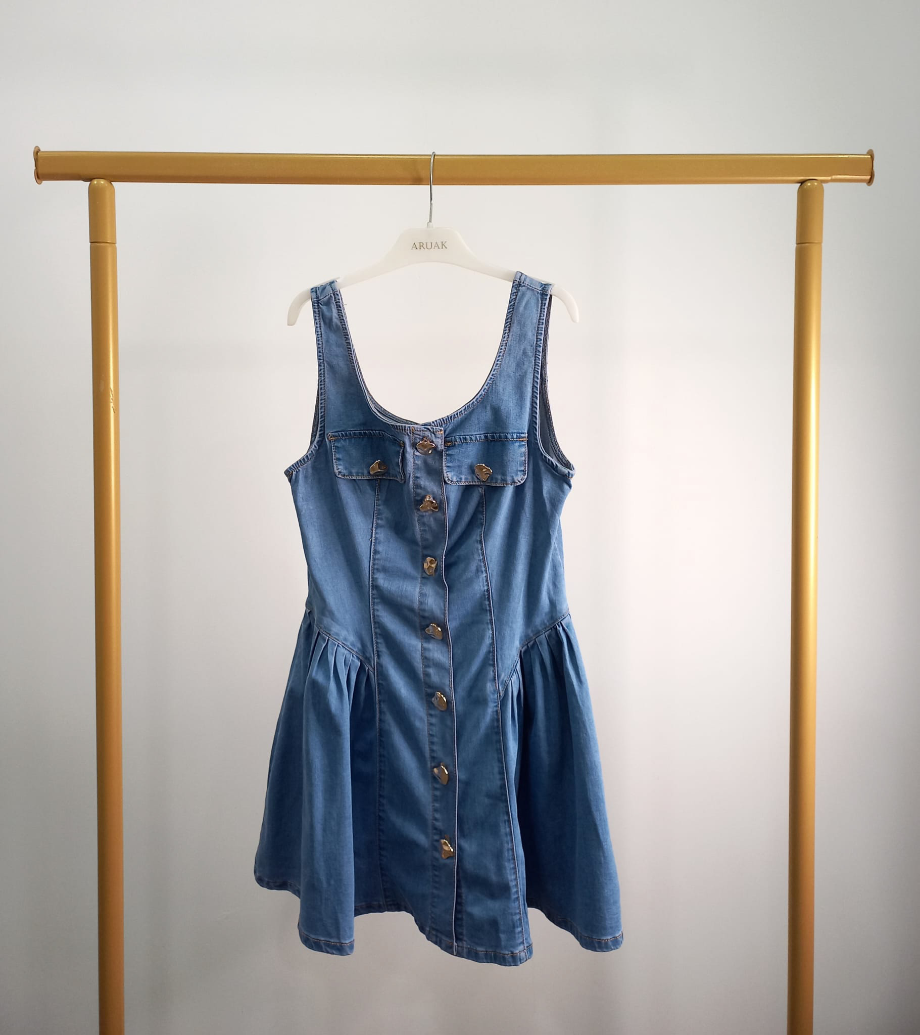 https://bo.aruak.pt/FileUploads/produtos/mulher/vestidos/img-20260325-wa0018.jpg