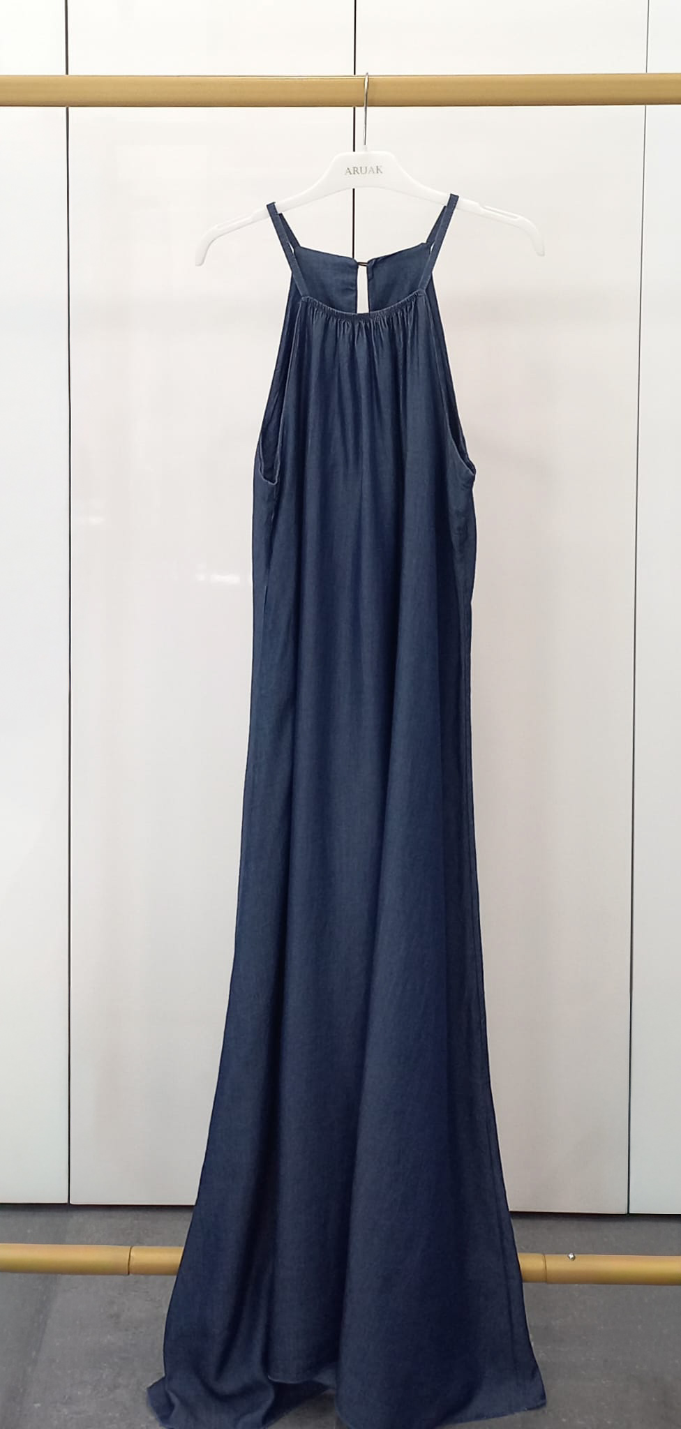 https://bo.aruak.pt/FileUploads/produtos/mulher/vestidos/img-20260507-wa0057.jpg