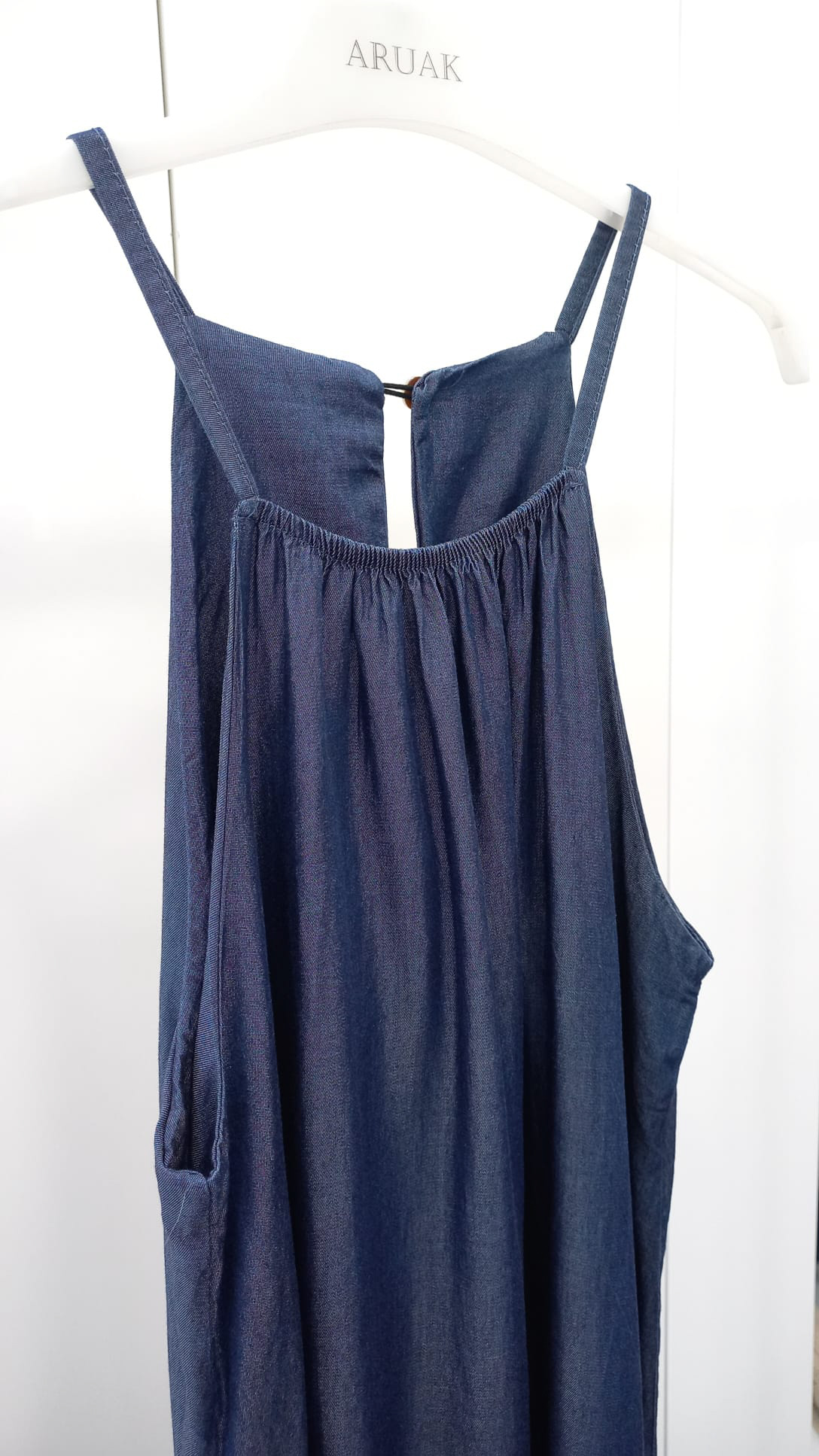 https://bo.aruak.pt/FileUploads/produtos/mulher/vestidos/img-20260507-wa0058.jpg
