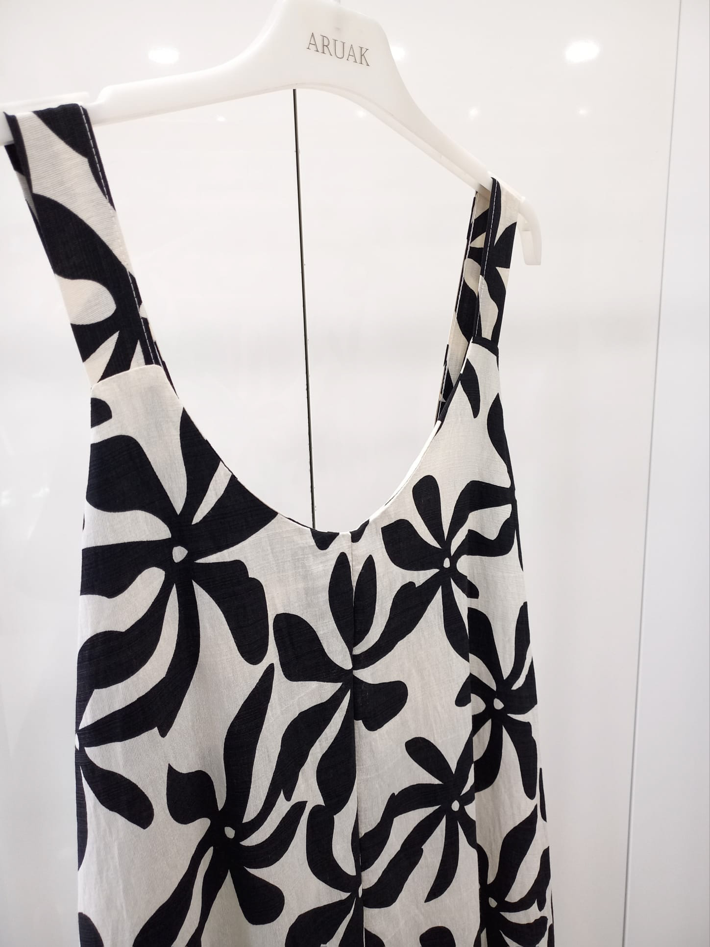 https://bo.aruak.pt/FileUploads/produtos/mulher/vestidos/img-20260507-wa0068.jpg