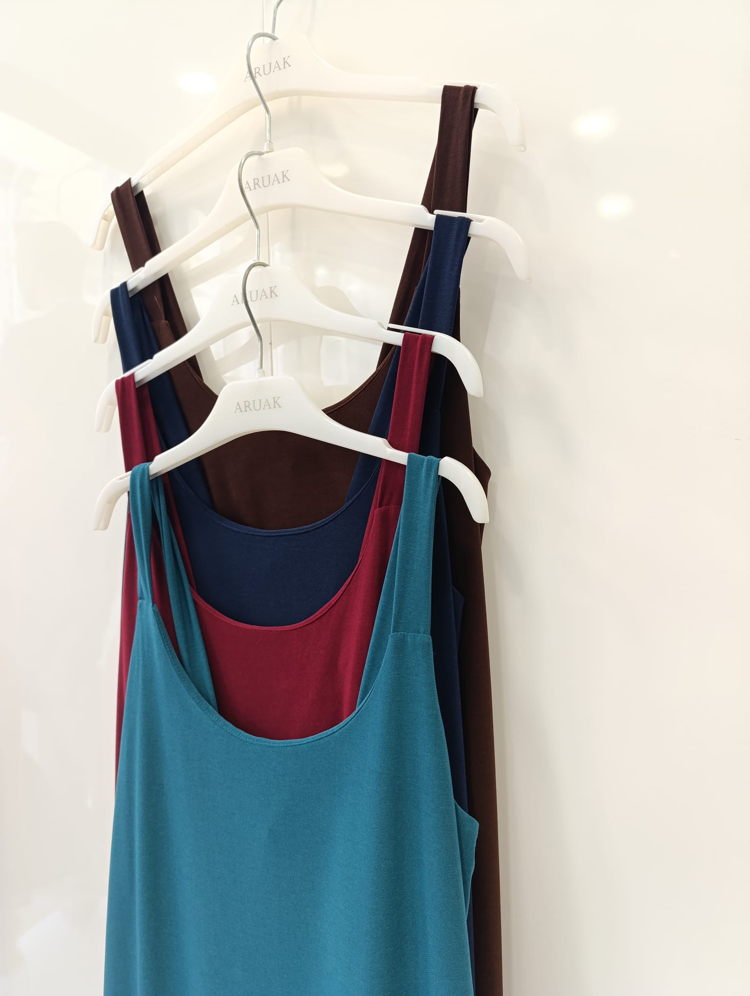 https://bo.aruak.pt/FileUploads/produtos/mulher/vestidos/img-20260630-wa0037.jpg