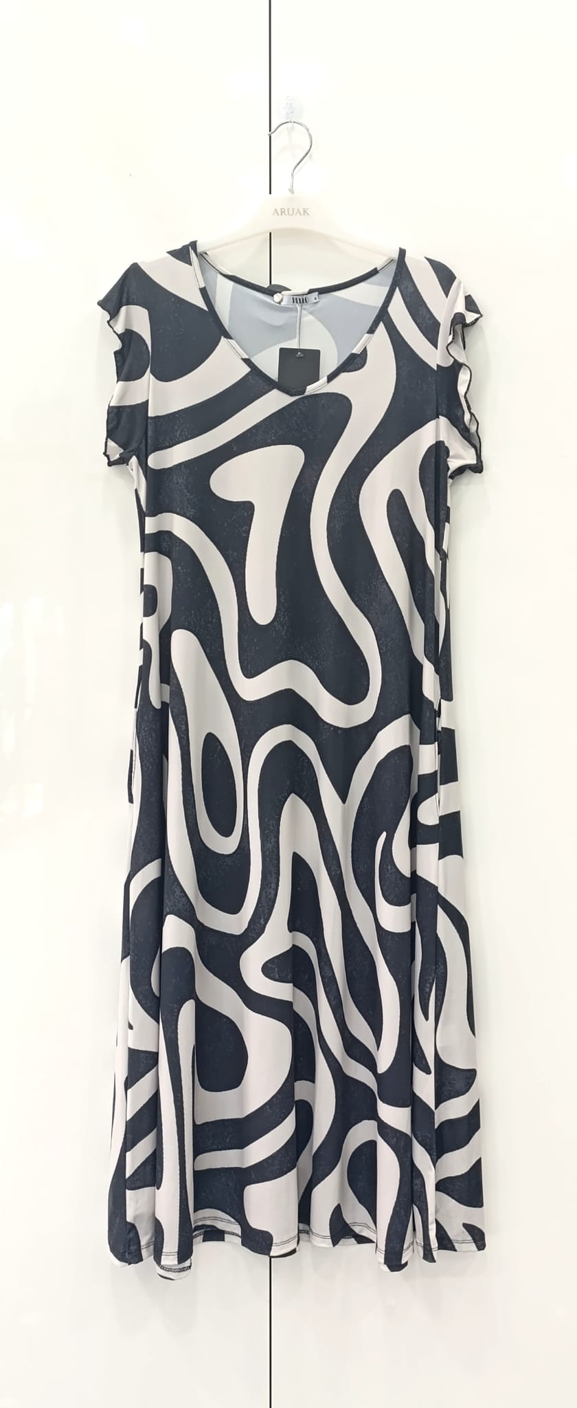 https://bo.aruak.pt/FileUploads/produtos/mulher/vestidos/img-20260711-wa0019.jpg