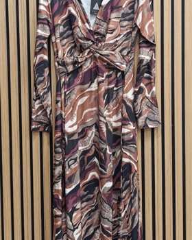 https://bo.aruak.pt/FileUploads/produtos/mulher/vestidos/img-20260911-wa0004_thumb.jpg