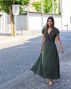 https://bo.aruak.pt/FileUploads/produtos/mulher/vestidos/img_0897-custom_thumb.jpg