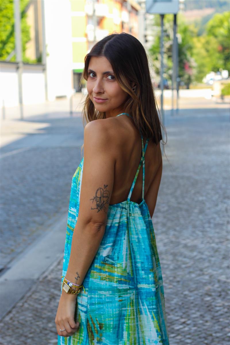 https://bo.aruak.pt/FileUploads/produtos/mulher/vestidos/img_0955-custom.jpg