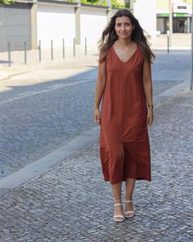 https://bo.aruak.pt/FileUploads/produtos/mulher/vestidos/img_0964-custom_thumb.jpg