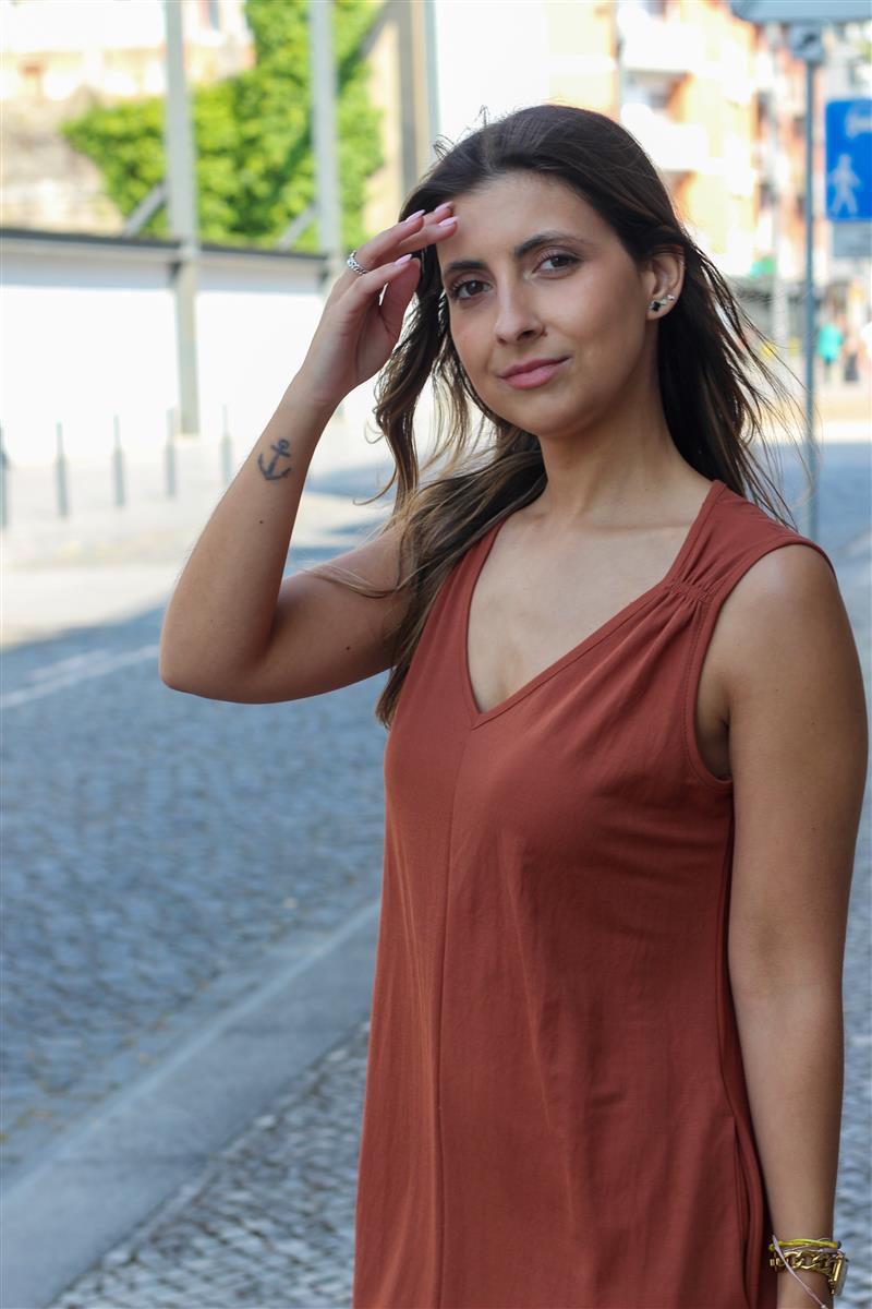 https://bo.aruak.pt/FileUploads/produtos/mulher/vestidos/img_0983-custom.jpg