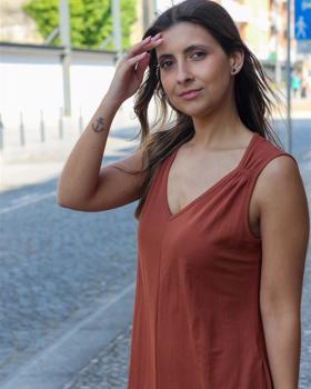 https://bo.aruak.pt/FileUploads/produtos/mulher/vestidos/img_0983-custom_thumb.jpg