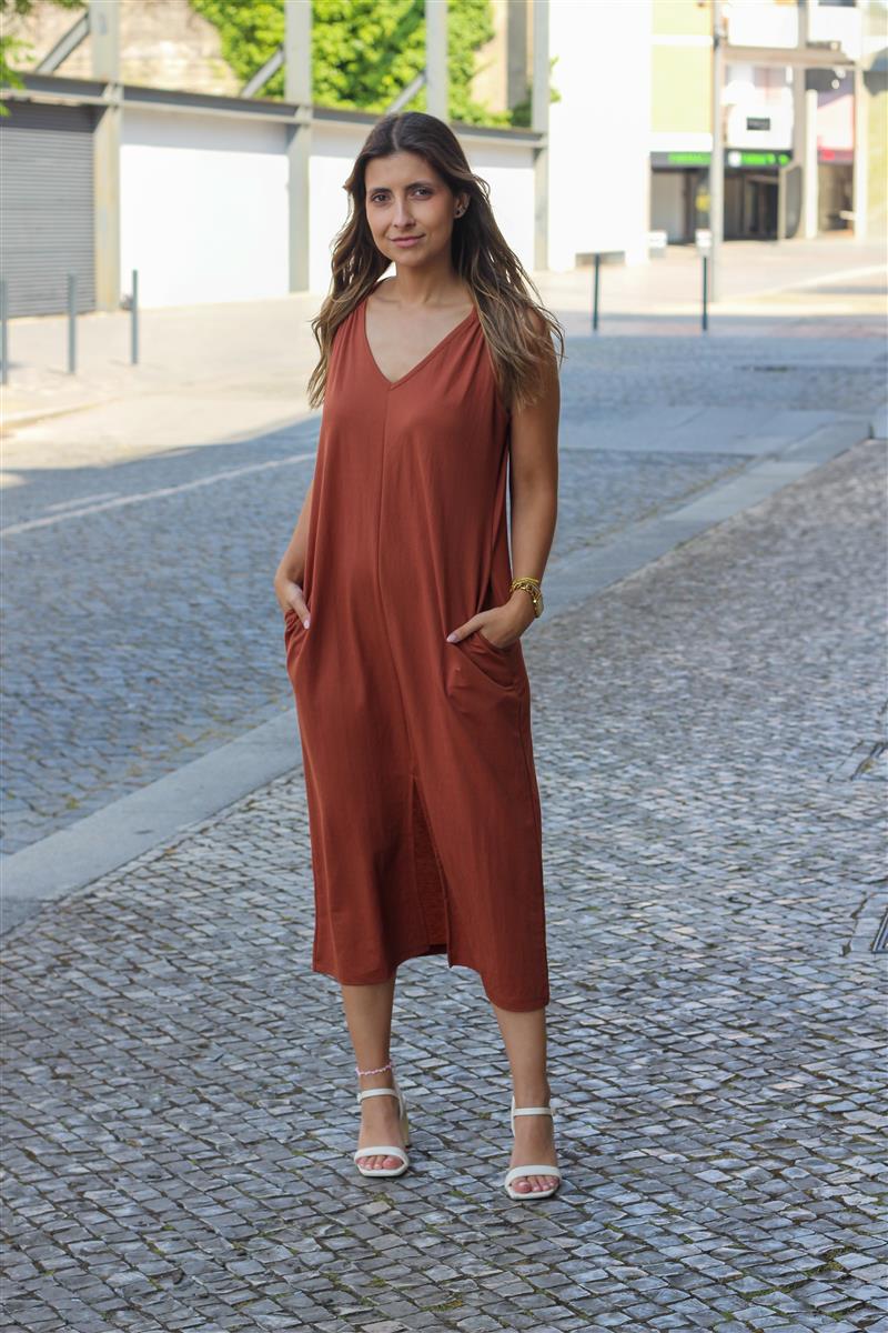 https://bo.aruak.pt/FileUploads/produtos/mulher/vestidos/img_0989-custom.jpg