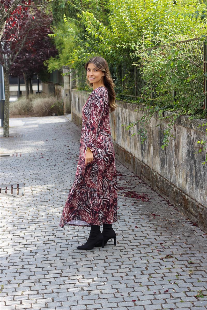 https://bo.aruak.pt/FileUploads/produtos/mulher/vestidos/img_4728-1-custom.jpg