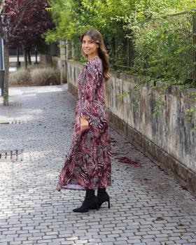 https://bo.aruak.pt/FileUploads/produtos/mulher/vestidos/img_4728-1-custom_thumb.jpg