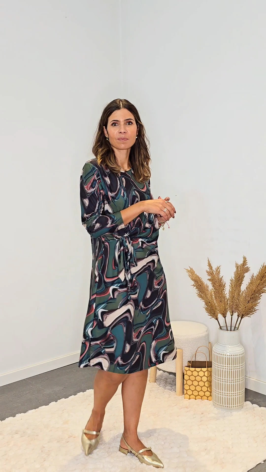 https://bo.aruak.pt/FileUploads/produtos/mulher/vestidos/inshot_20251023_1754111603.jpg