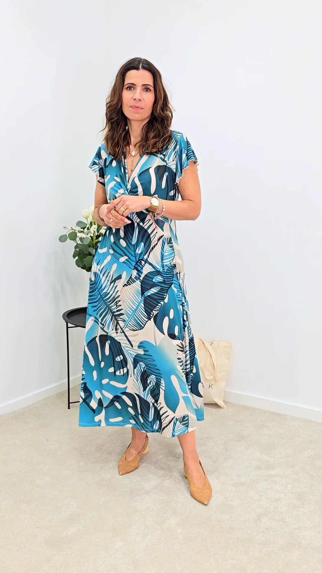 https://bo.aruak.pt/FileUploads/produtos/mulher/vestidos/inshot_20260330_1540003222.jpg