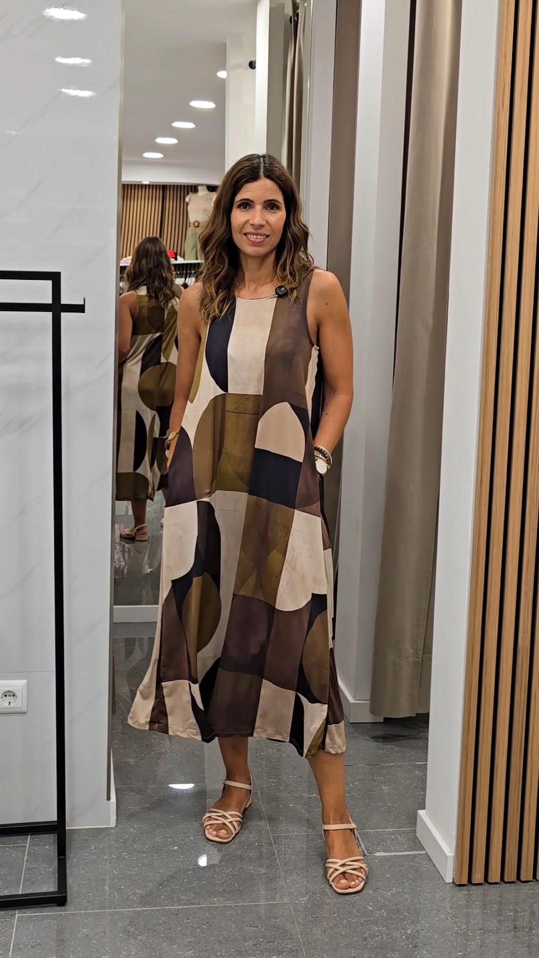 https://bo.aruak.pt/FileUploads/produtos/mulher/vestidos/inshot_20260731_1215110741.jpg