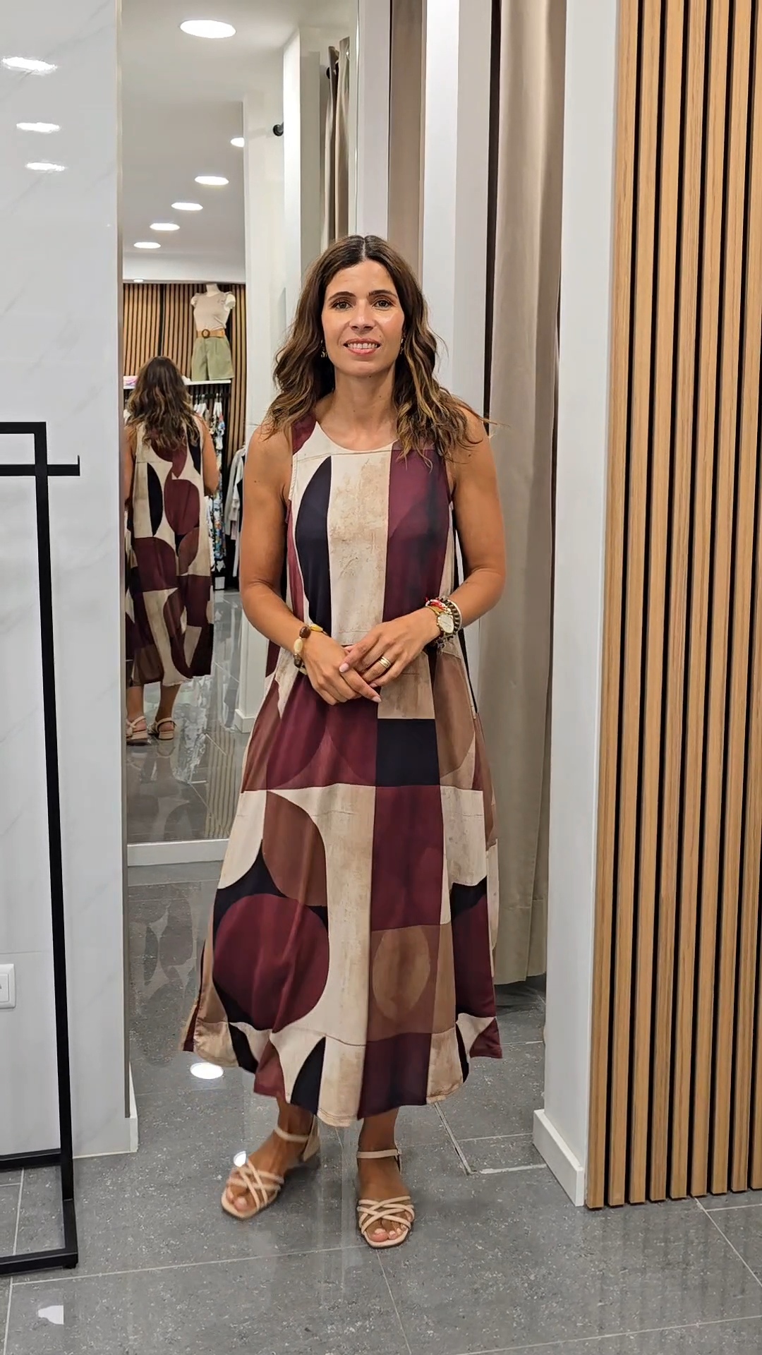 https://bo.aruak.pt/FileUploads/produtos/mulher/vestidos/inshot_20260731_1215110742.jpg