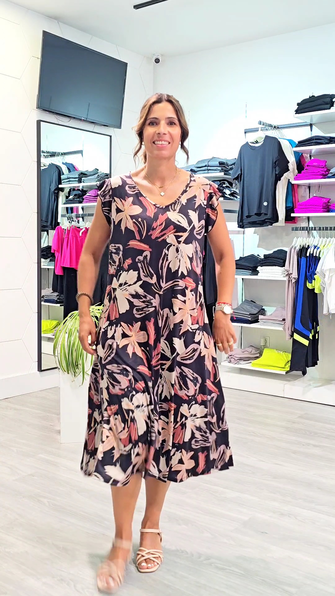 https://bo.aruak.pt/FileUploads/produtos/mulher/vestidos/videocapture_20250709-114446.jpg