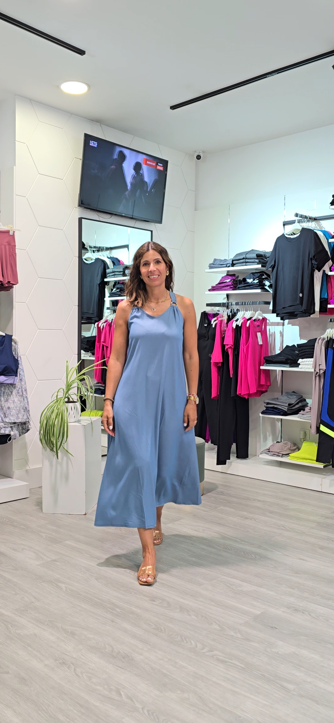 https://bo.aruak.pt/FileUploads/produtos/mulher/vestidos/videocapture_20250709-164433-1.jpg